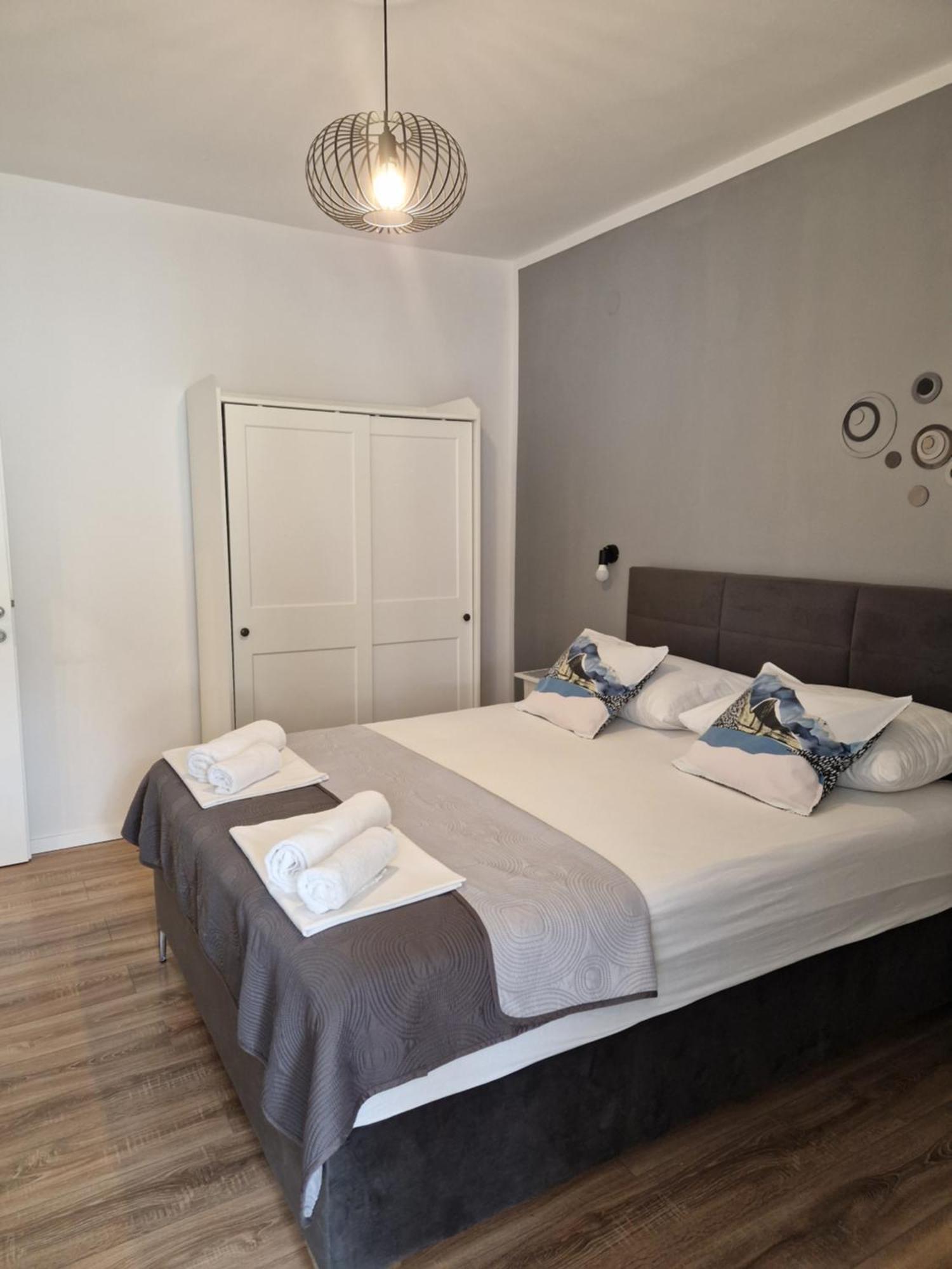 Apartments Jadranka 诺瓦利娅 外观 照片